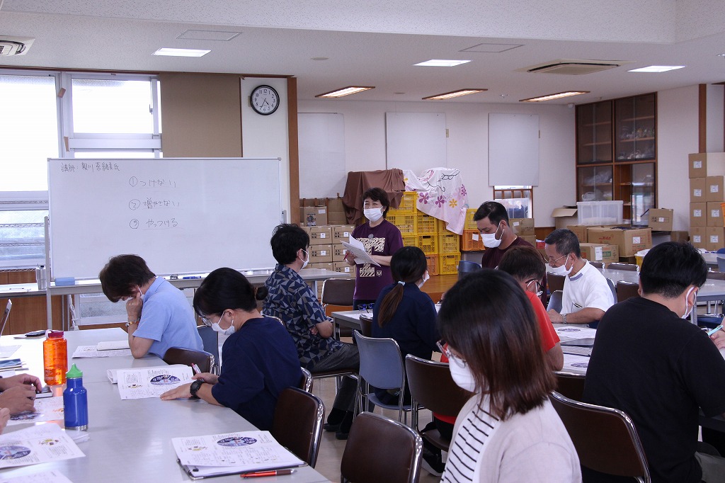 感染対策研修（食中毒編）を行いました、10月30日(水）