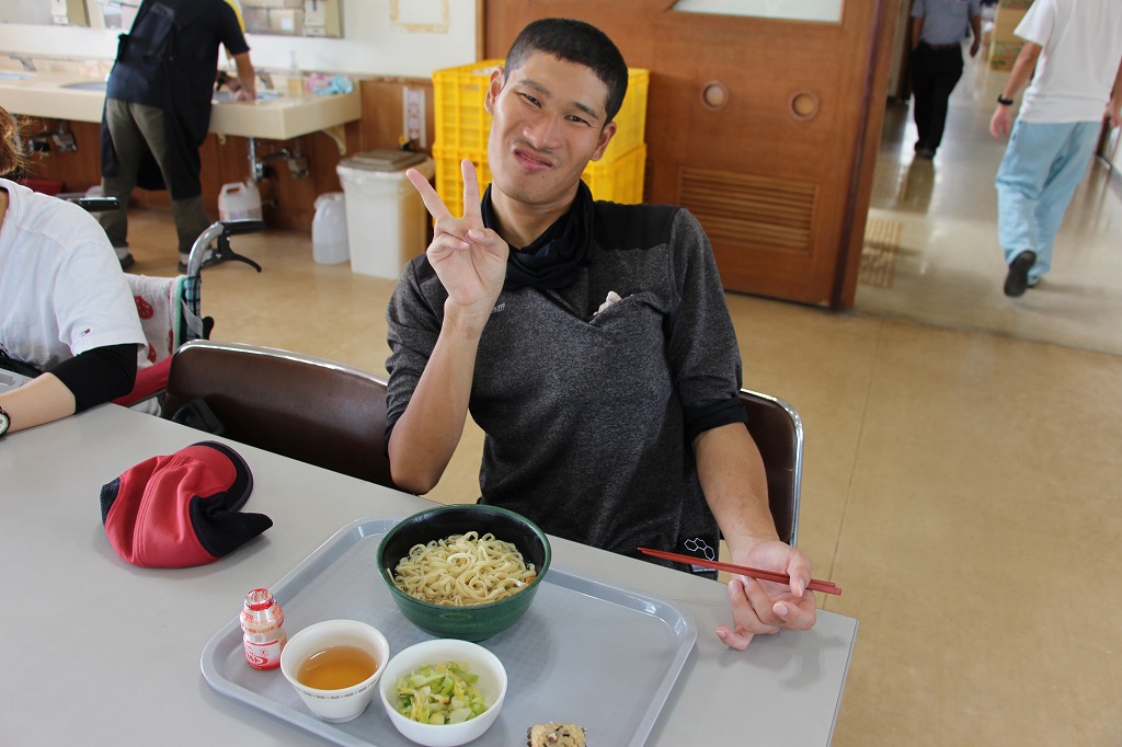 沖縄そば麺の寄贈がありました、11月13日（水）